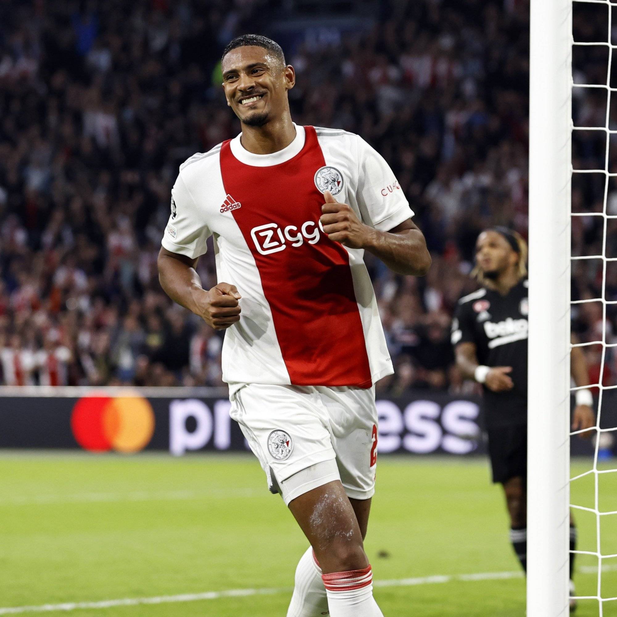 关于阿贾克斯神勇晋级，打破种子赛名头力夺胜利的信息