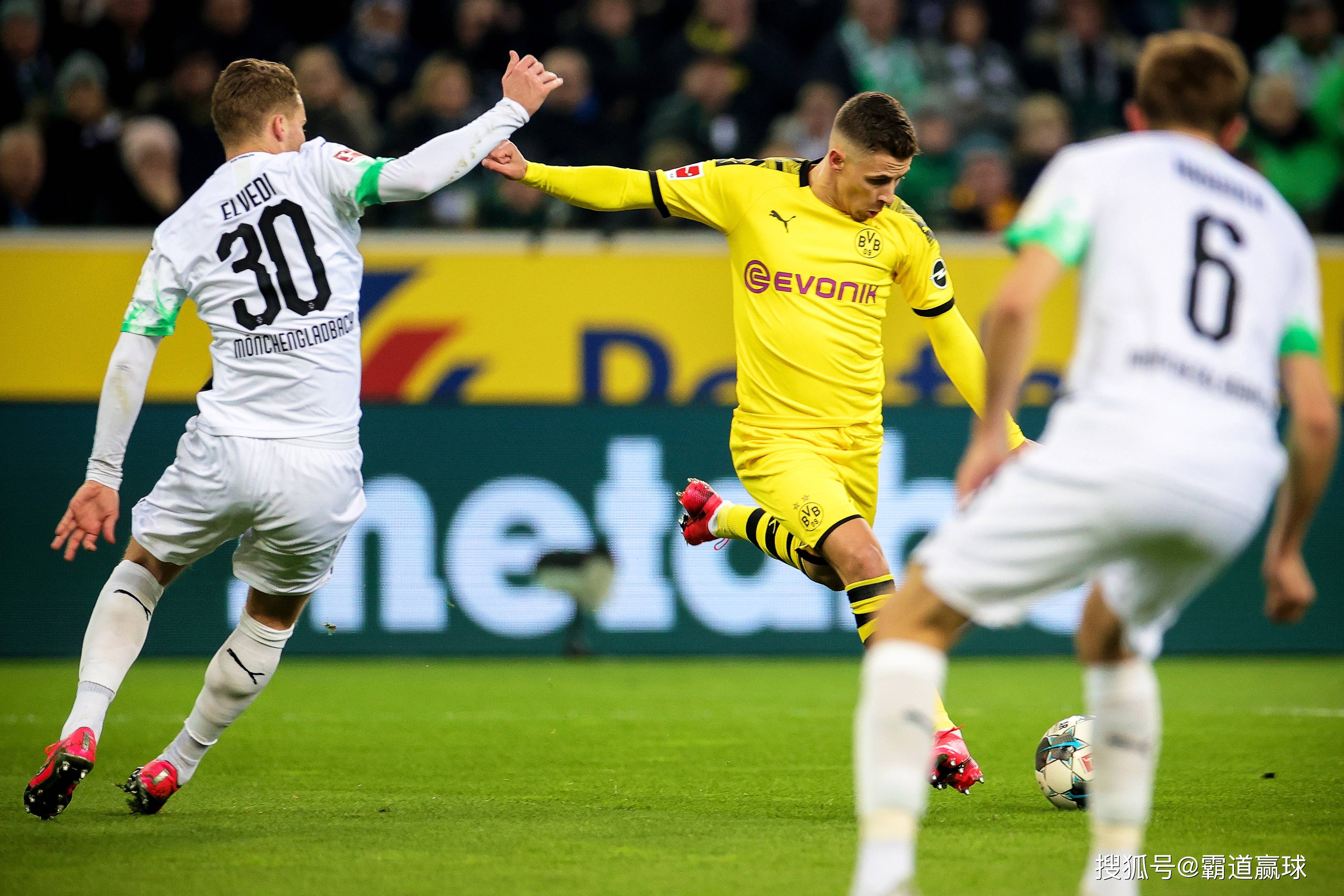 包含多特蒙德主场迎战强敌，球迷期待胜利的词条