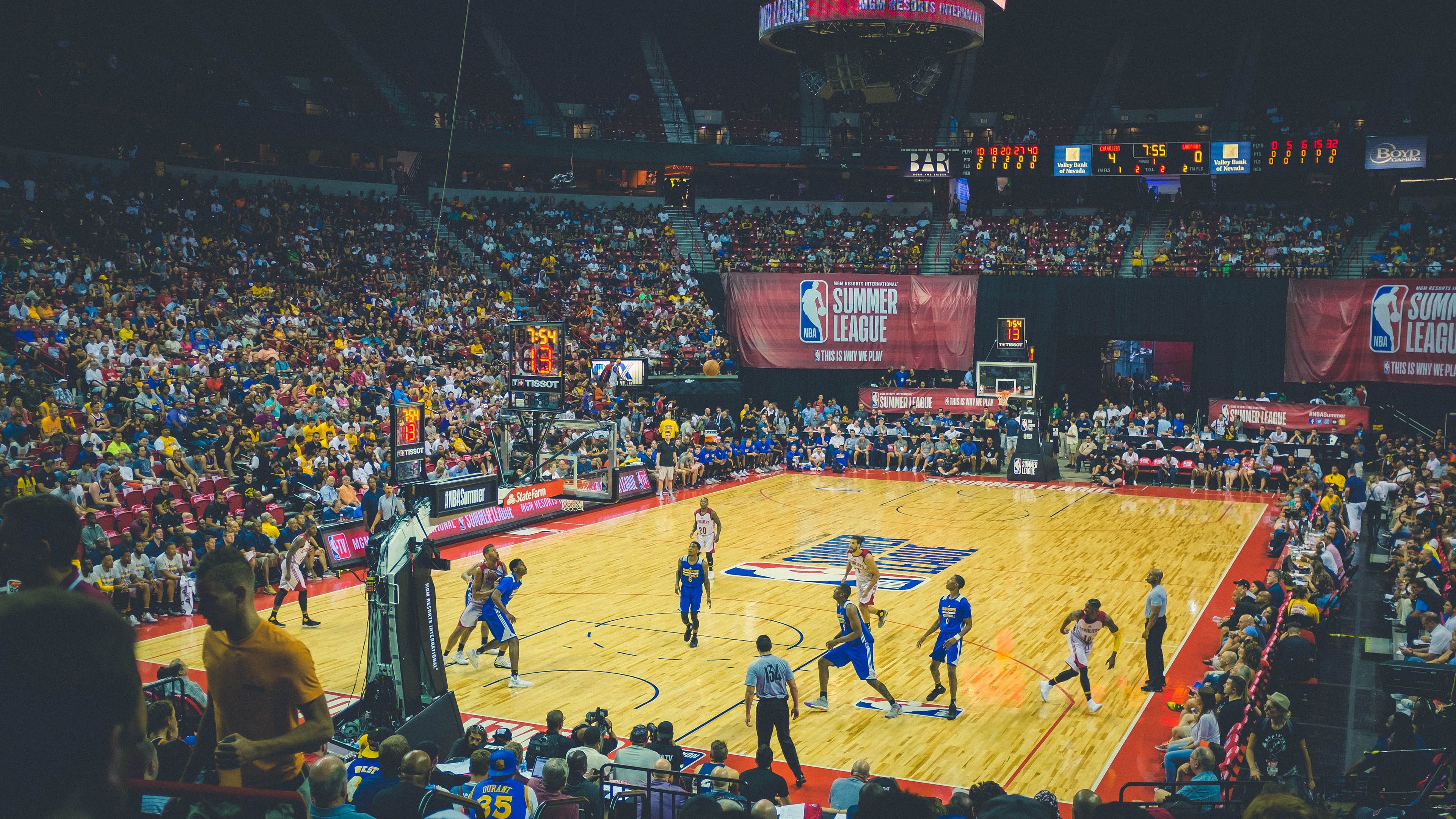 决胜局惊雷!北京队战术纪律击溃灰熊,伦纳德掌控全局诠释领袖真义